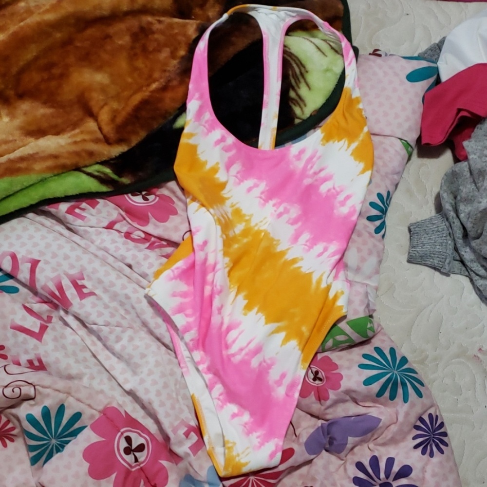 Swim suit